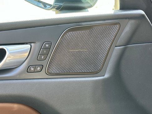 Certified 2023 Volvo XC60 B5 Plus w/ Climate Package image 16