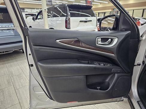 Used 2015 INFINITI QX60 AWD w/ Deluxe Touring Package image 40