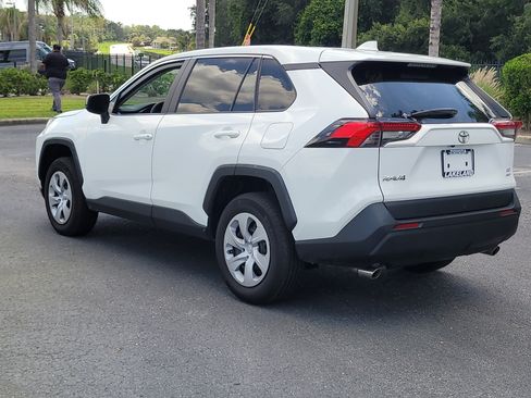 Used 2025 Toyota RAV4 LE AWD/4WD image 5