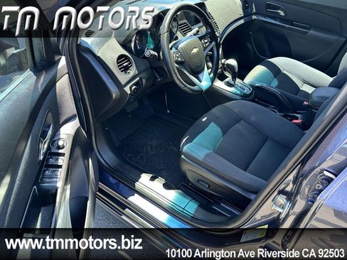 Used 2014 Chevrolet Cruze LT w/ RS Package FWD image 6
