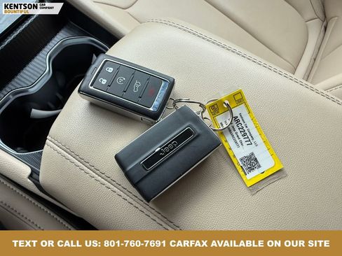 Used 2024 Jeep Grand Cherokee Limited image 40