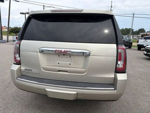 Used 2015 GMC Yukon XL Denali w/ Premium Package AWD/4WD image 18