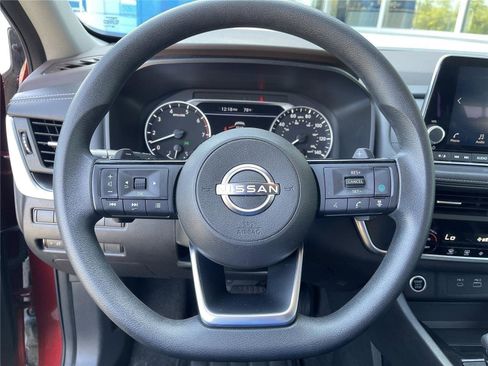 Used 2023 Nissan Rogue SV AWD/4WD image 20