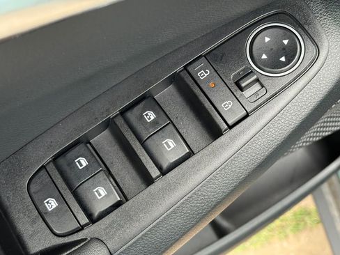 New 2026 Kia Seltos EX FWD image 18