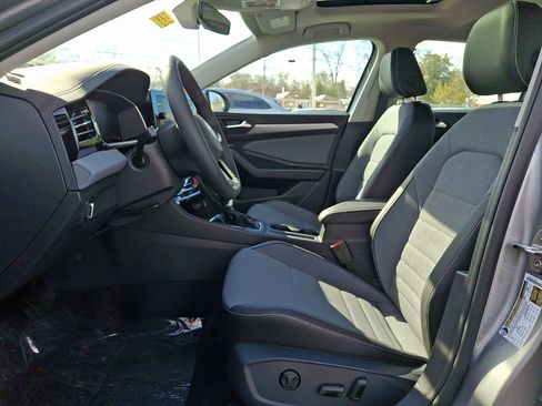 New 2026 Volkswagen Jetta SE FWD image 9