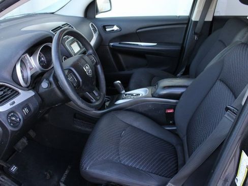 Used 2017 Dodge Journey SXT w/ Comfort/Convenience Group image 17