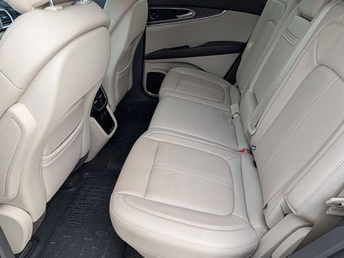 Used 2019 Lincoln Nautilus Reserve image 28