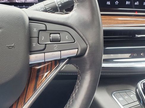 Used 2024 Cadillac Escalade Premium Luxury AWD/4WD image 19
