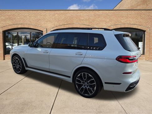 Used 2026 BMW X7 M60i image 6