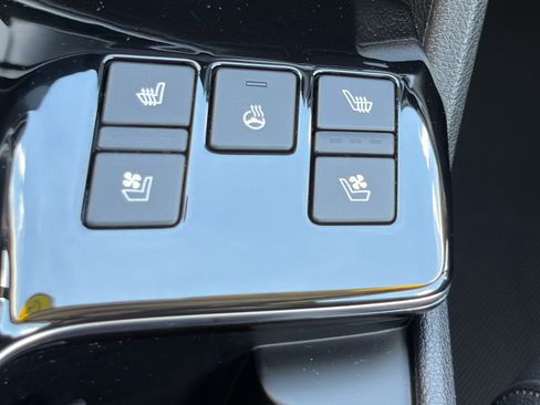 Used 2025 Kia Sportage SX FWD image 20