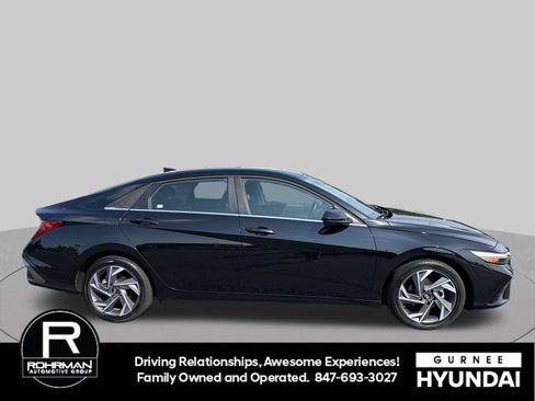 Certified 2025 Hyundai Elantra SEL FWD image 11