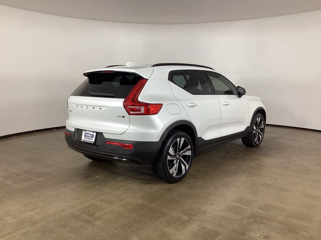 Used 2024 Volvo XC40 B5 Plus w/ Protection Package Premier AWD/4WD image 5