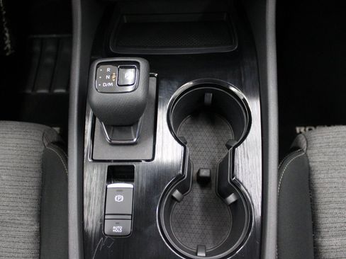 Used 2023 Nissan Rogue SV FWD image 26