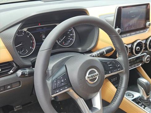 Used 2023 Nissan Sentra SV w/ SV Premium Package FWD image 10