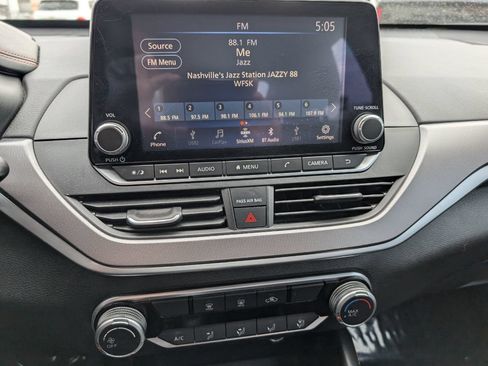 Used 2024 Nissan Altima 2.5 SR FWD image 22