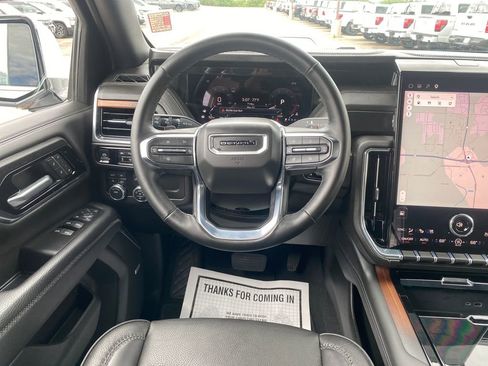 Used 2025 GMC Yukon XL Denali AWD/4WD image 22