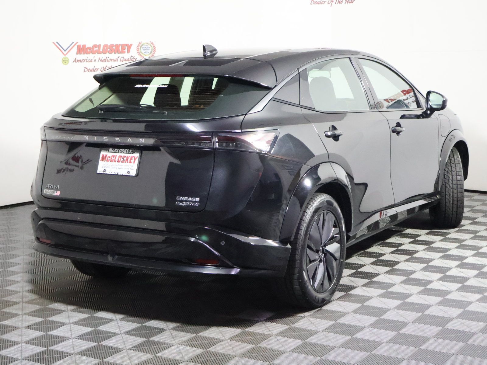 Used 2023 Nissan Ariya AWD image 5