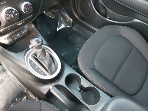 Used 2017 Kia Soul Base image 24