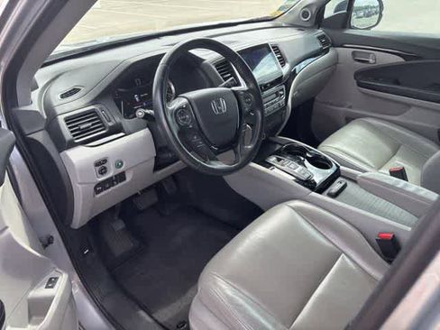 Used 2017 Honda Pilot Touring image 9