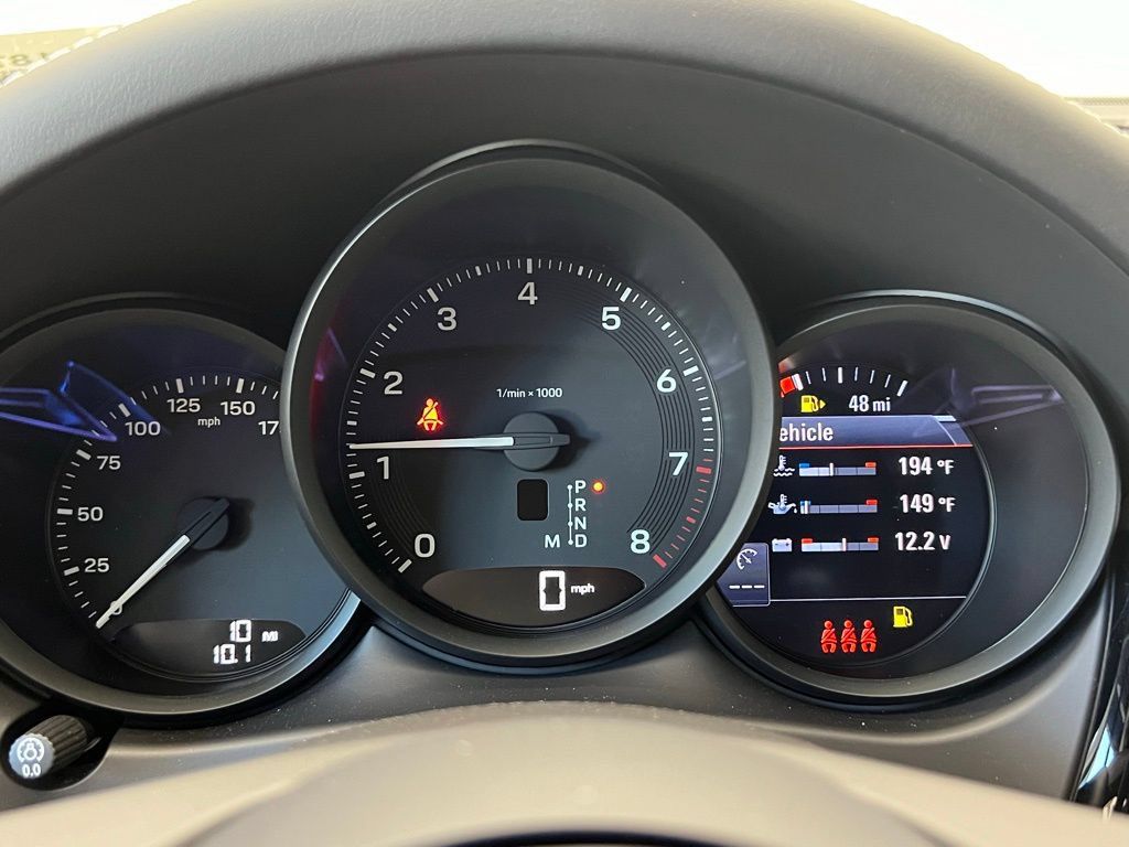 Used 2026 Porsche Macan AWD/4WD image 10