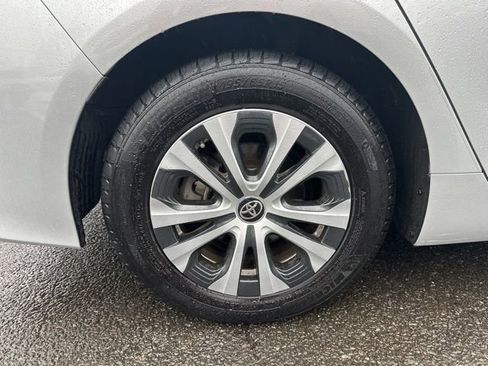 Used 2020 Toyota Prius Prime XLE image 28