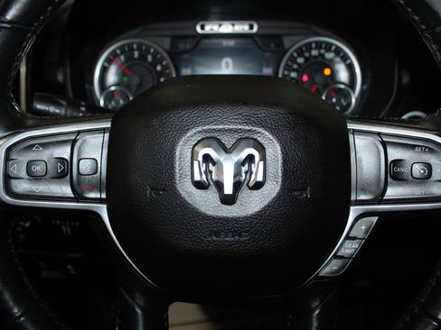 Used 2019 RAM 1500 Laramie AWD/4WD image 16