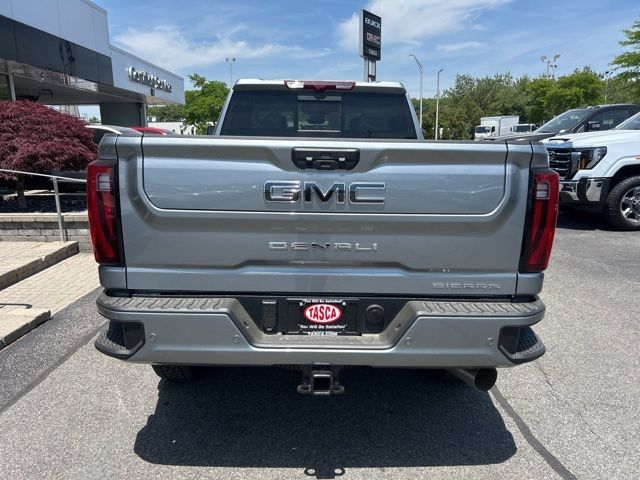New 2026 GMC Sierra 3500 Denali Ultimate w/ LPO, Black Badging Package AWD/4WD image 4