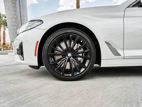 Used 2022 BMW 540i xDrive w/ Executive Package AWD/4WD image 3