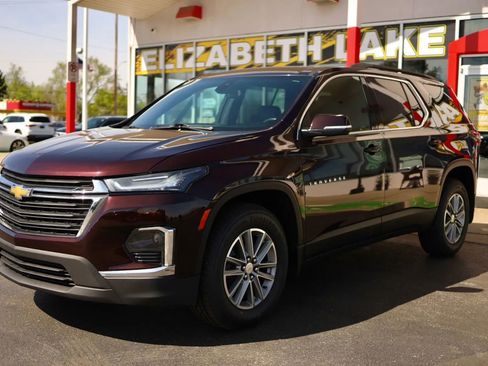 Used 2022 Chevrolet Traverse LT AWD/4WD image 1