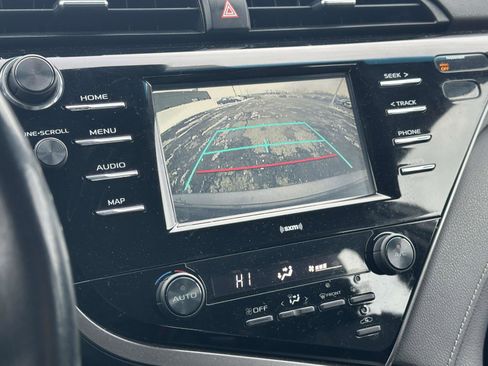 Used 2020 Toyota Camry SE image 24