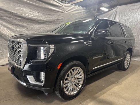 Used 2021 GMC Yukon Denali w/ Denali Premium Package AWD/4WD image 2