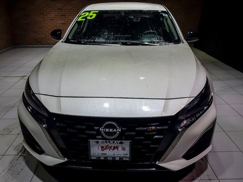 Used 2025 Nissan Altima 2.5 SR image 7