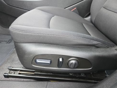 Used 2023 Chevrolet Malibu LT image 16