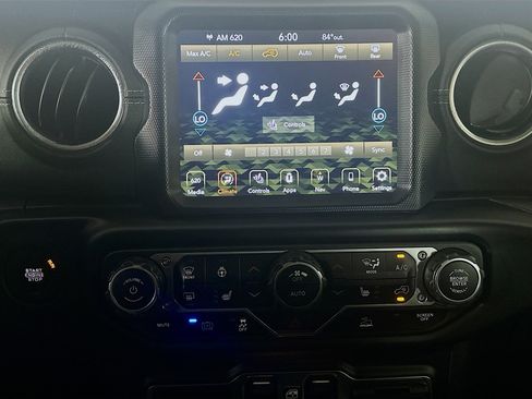 Used 2022 Jeep Wrangler Unlimited Sahara w/ Cold Weather Group AWD/4WD image 23
