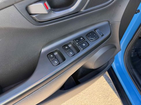 Used 2022 Hyundai Kona SEL image 16