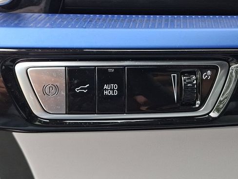 Certified 2025 Cadillac Optiq Luxury 2 AWD/4WD image 22