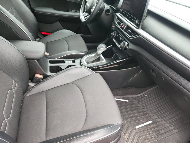 Used 2022 Kia Forte GT-Line w/ GT-Line Premium Package FWD image 3