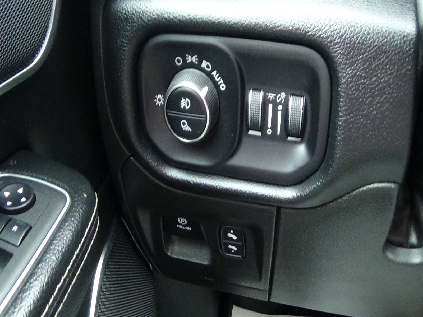 Used 2022 RAM 1500 Laramie AWD/4WD image 22