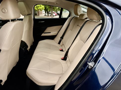 Used 2018 Jaguar XE RWD image 16