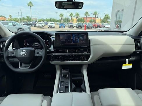 New 2026 Nissan Pathfinder SL FWD image 27