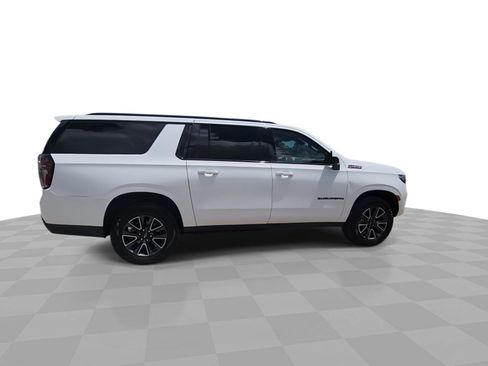 Used 2022 Chevrolet Suburban Z71 AWD/4WD image 9