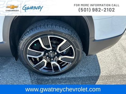 Used 2021 GMC Acadia SLE w/ Driver Convenience Package FWD image 10