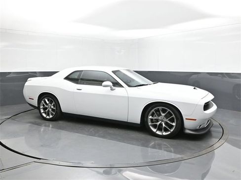 Used 2022 Dodge Challenger GT image 17