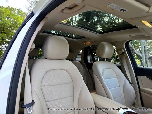 Used 2018 Mercedes-Benz GLC 300 w/ Premium Package image 4