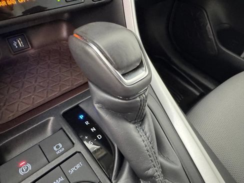 Used 2025 Toyota RAV4 Limited AWD/4WD image 25