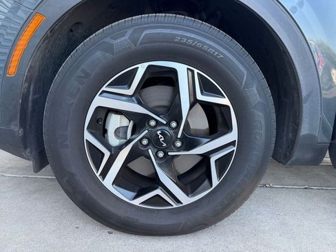 Used 2025 Kia Sportage LX image 29