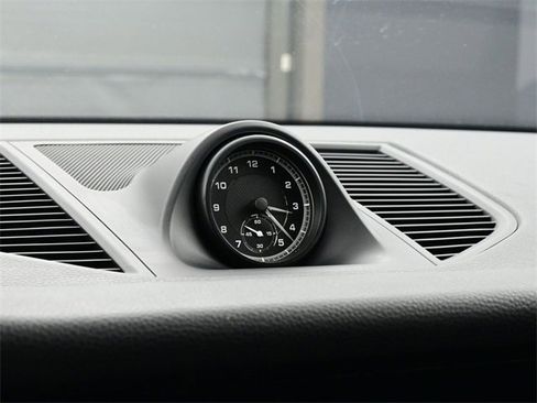 Used 2022 Porsche Macan image 12