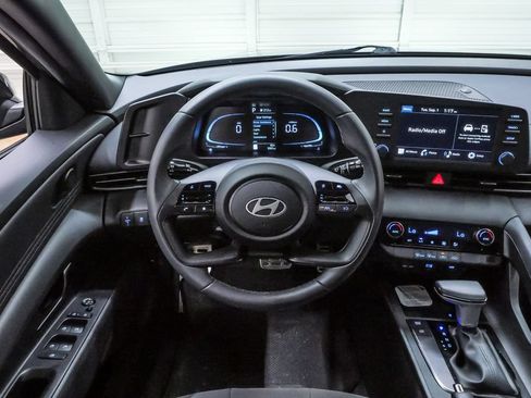 Certified 2026 Hyundai Elantra Sport FWD image 19