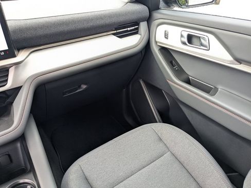 New 2026 Ford Explorer Active RWD image 14