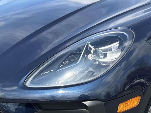 Used 2021 Porsche Macan Base image 9